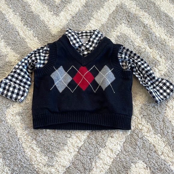 The children’s place~ cutest plaid shirt with sweater vest ever! Very sharp!!🤩 - Picture 1 of 2